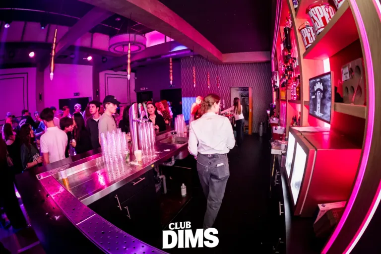 Club Dims Ladies Night met Idaly feestfoto